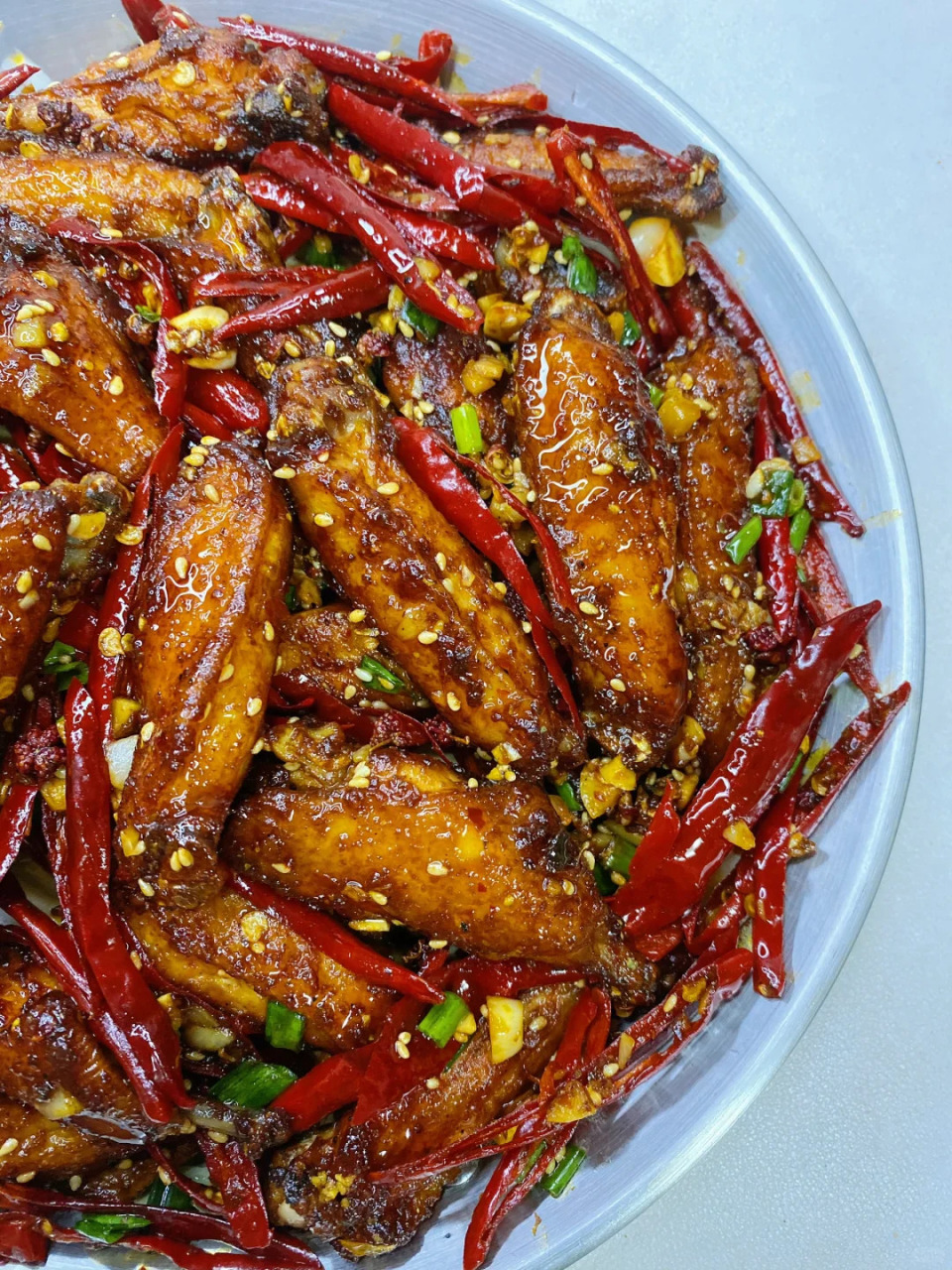 今天给大家分享一下麻辣鸡翅的神仙做法  02麻辣鸡翅,鲜香无敌!