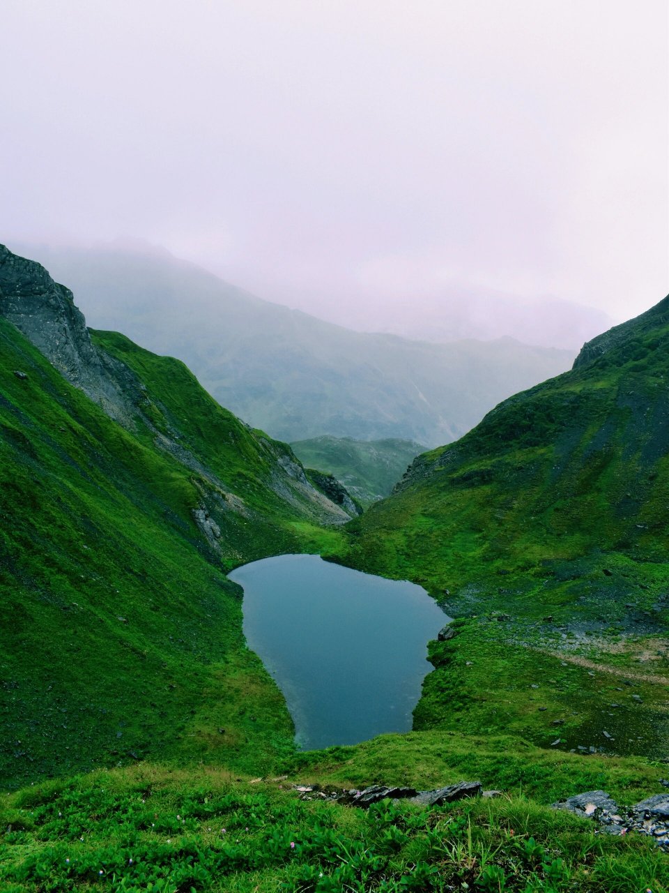 南极洛又称南姐洛,位于云南迪庆州维西县最北端的巴迪乡境内,属于