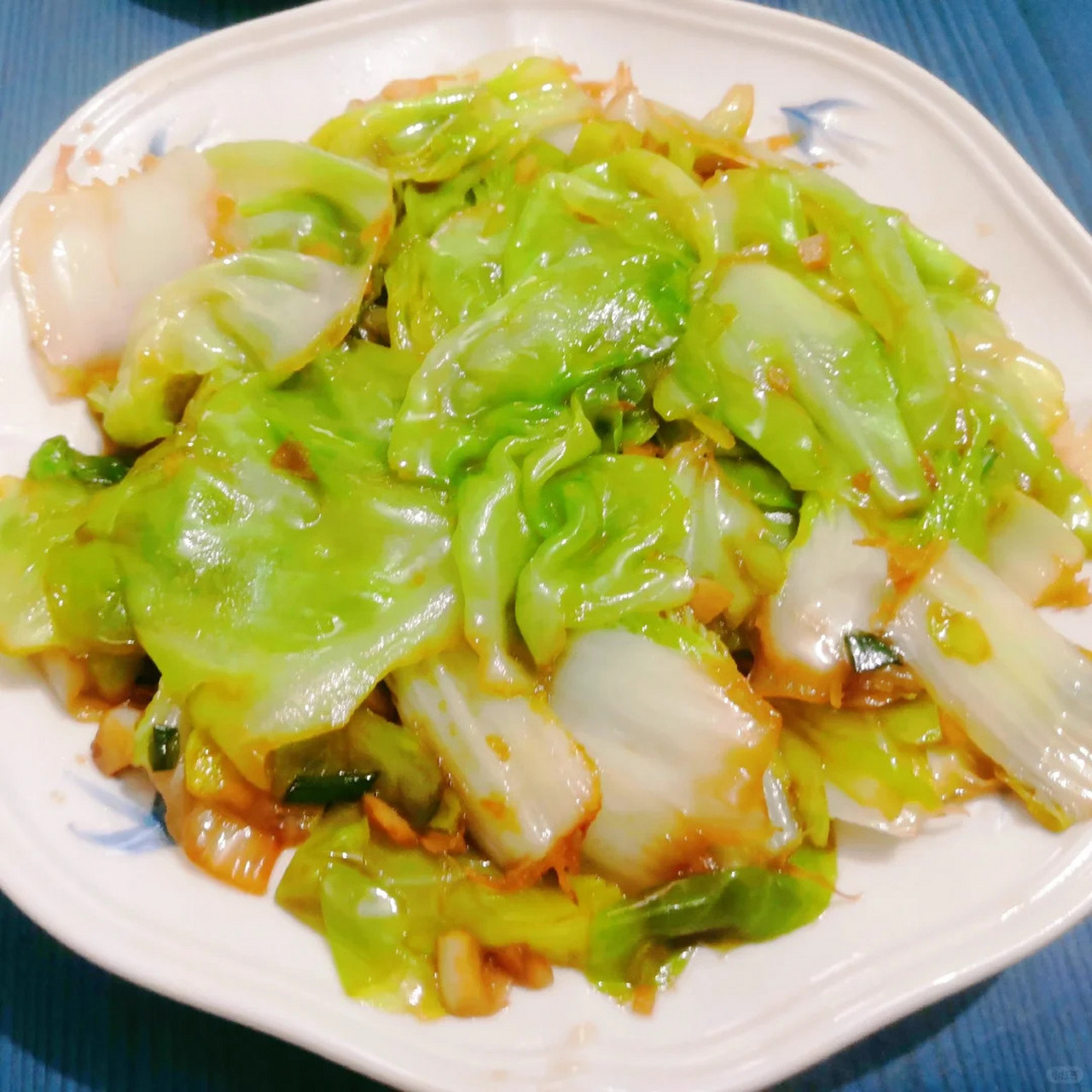 今天给大家分享一下手撕包菜的神仙做法  💥手撕包菜,简单美味!