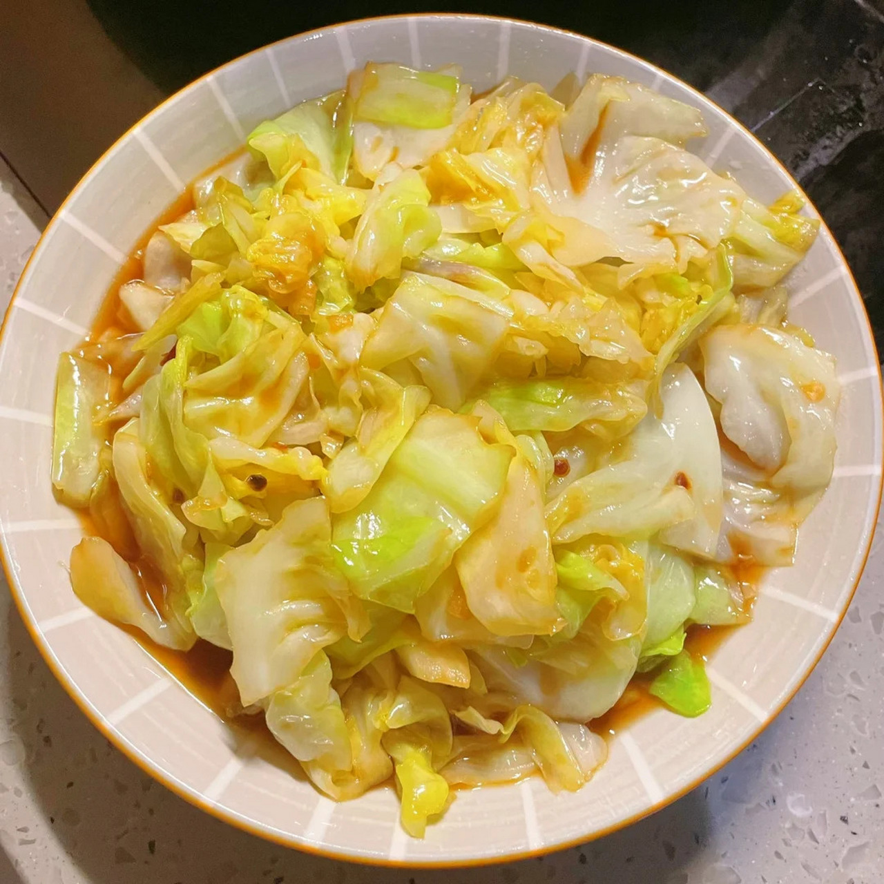 今天给大家分享一下手撕包菜的神仙做法  💥手撕包菜,简单美味!