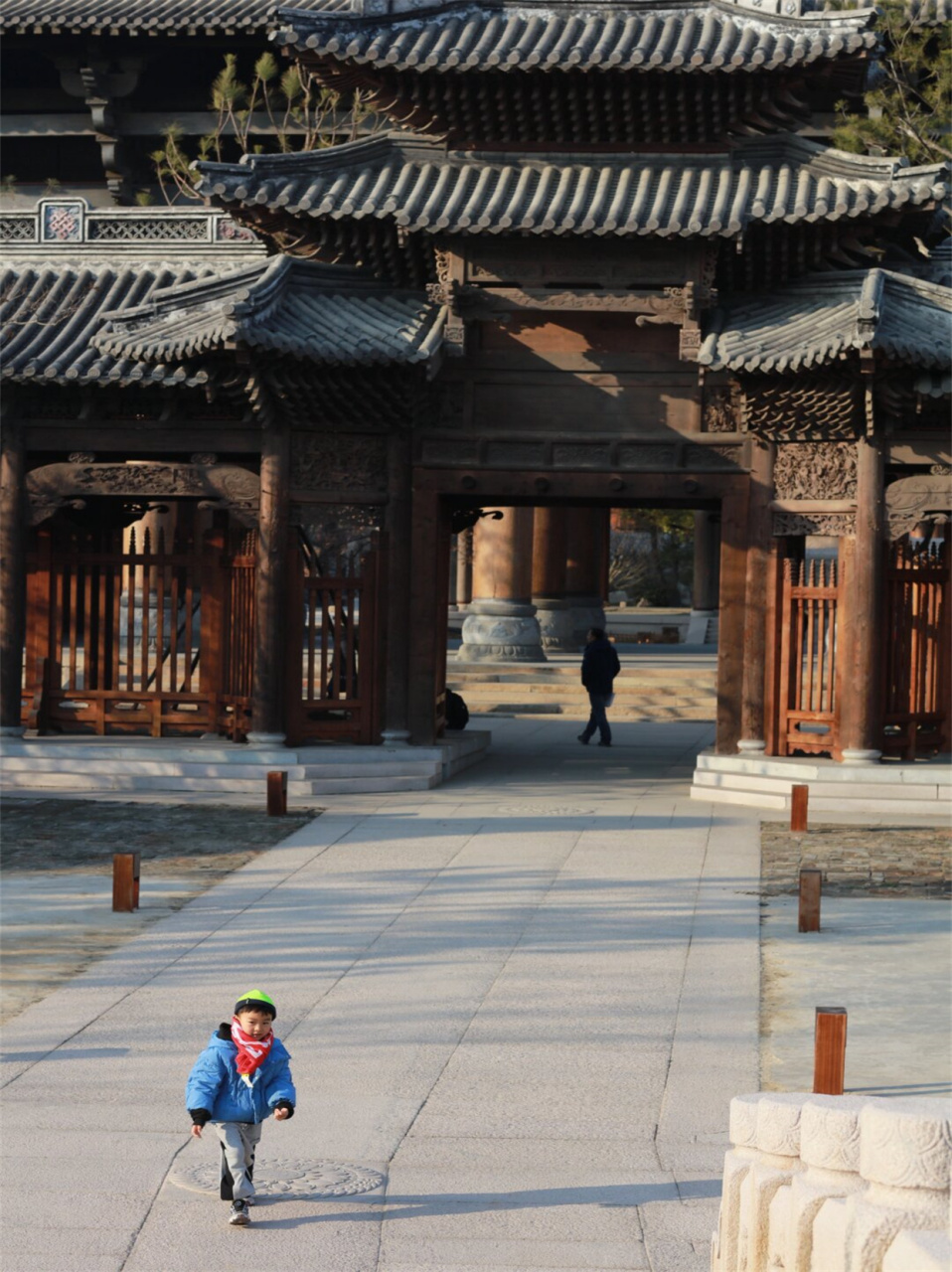 遛娃上海自驾濮院古镇  濮商会馆的七彩斗拱真的是超级特别,让人眼前