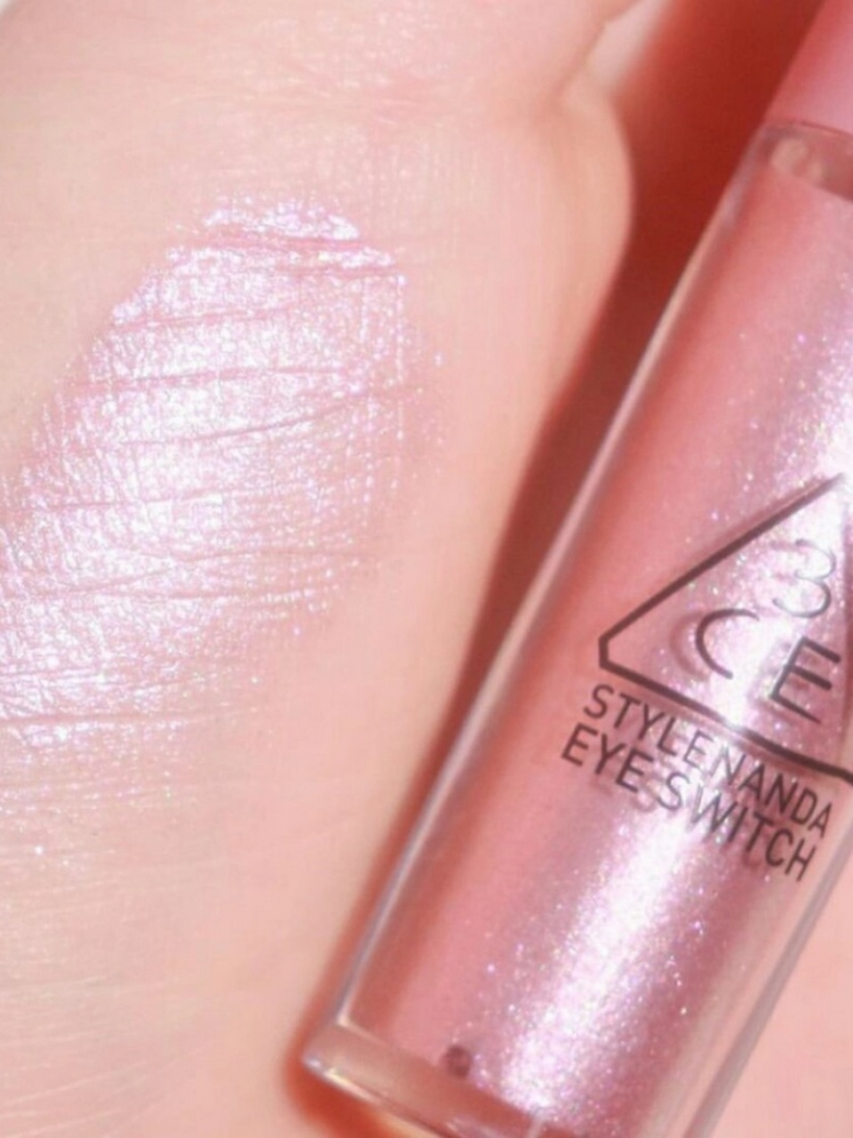 桃花妆  3ce液体眼影  人鱼姬粉  94最近入手了一款3ce新色的液体