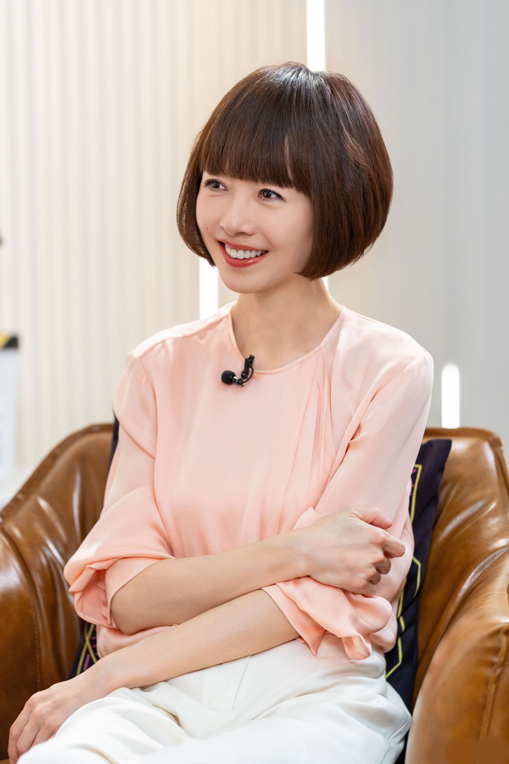 齐刘海bobo头利落显脸小而且她解决了中年女人发际线高的问题