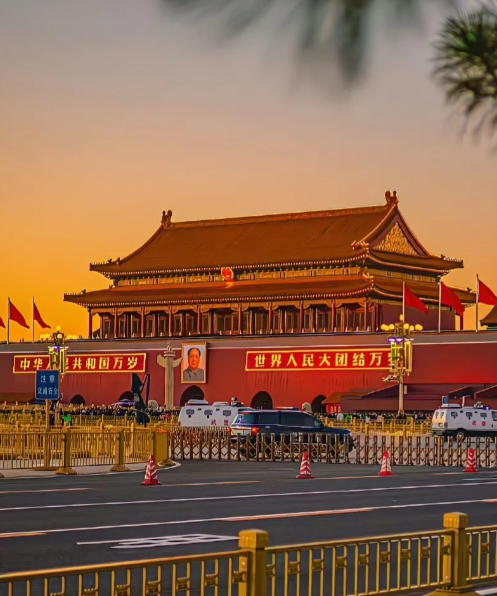 嗨,亲爱的小伙伴们,今天我们一起来回顾新中国成立后的历史进程.