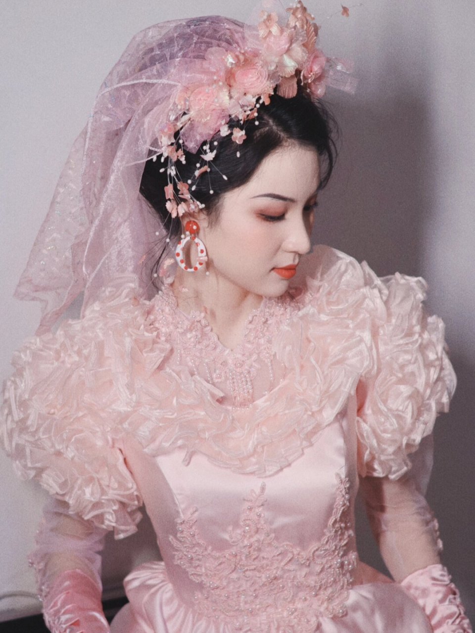 港风怀旧复古婚纱照  💖90年代港风怀旧复古婚纱,这个系列简直是