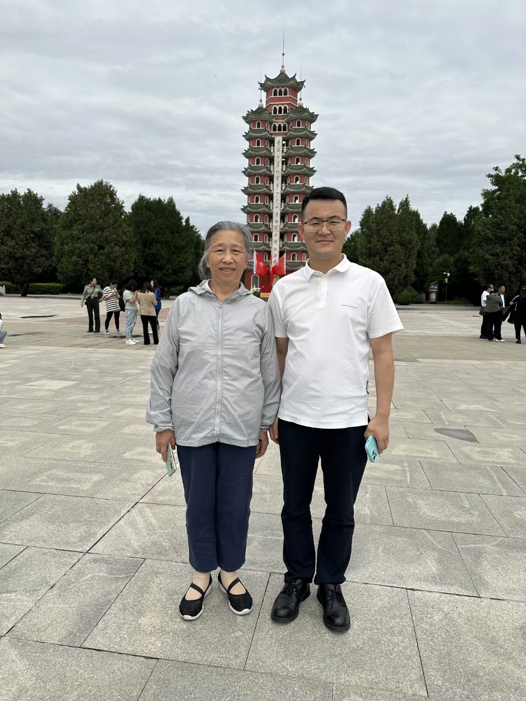 开国大将粟裕之女粟惠宁助力"压舱石故事汇"