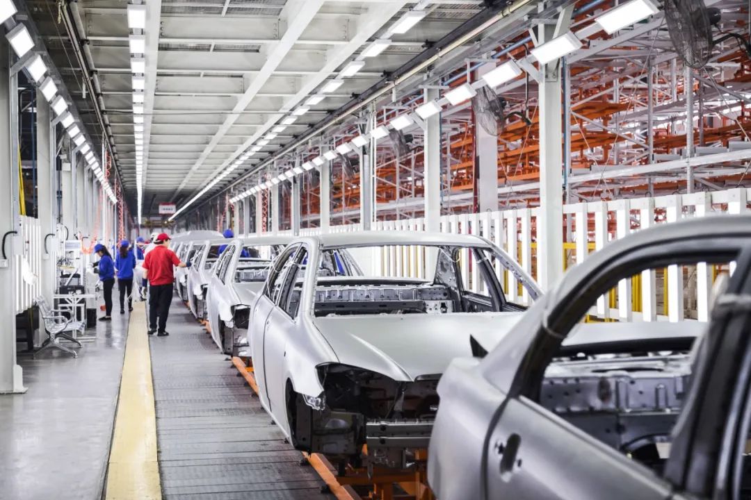 现阶段,汽车已经成为了人们日常出行必不可少的工具,随着消费者生活