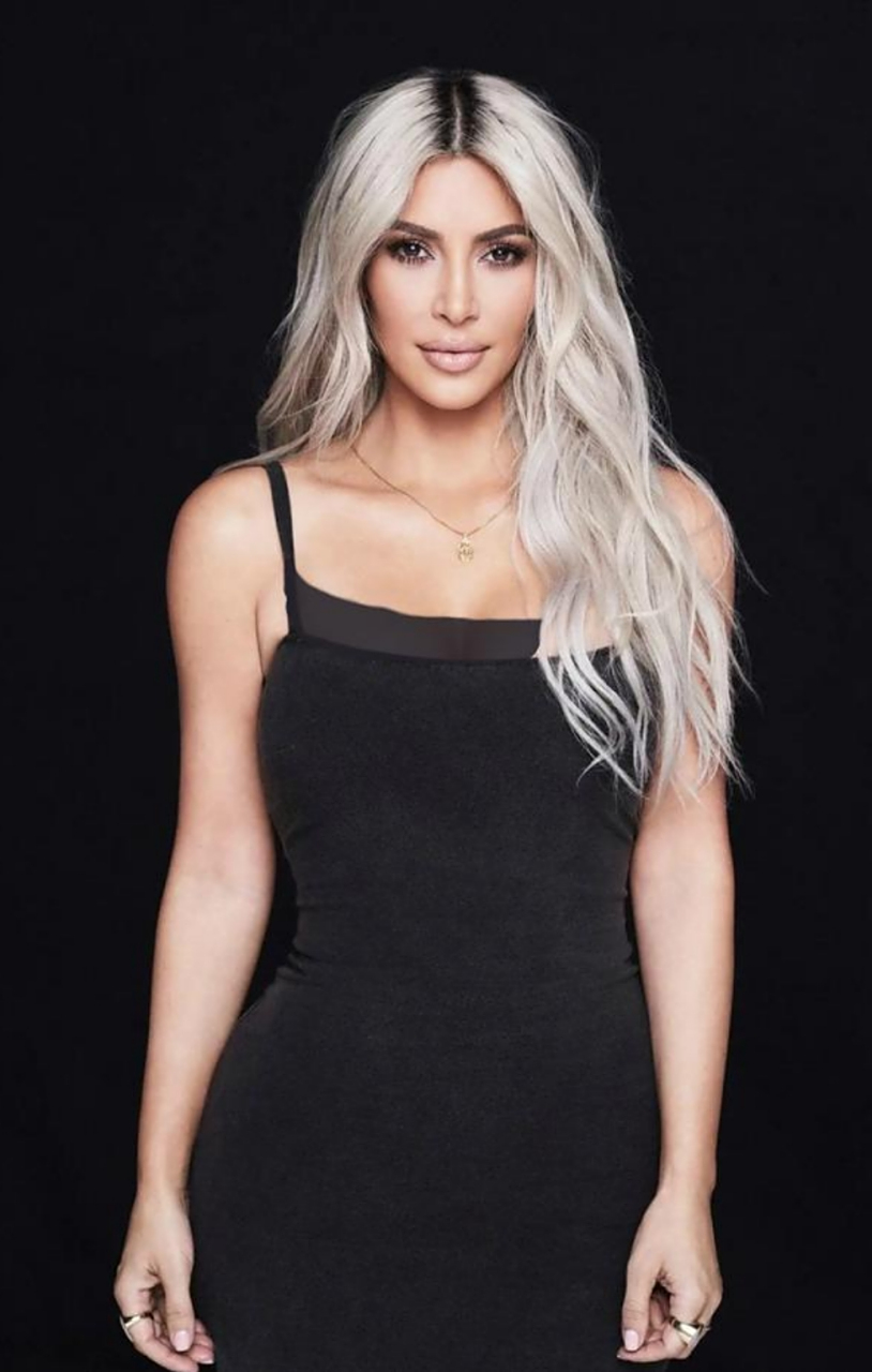 与卡戴珊同框# 外国网友拍到侃爷现任妻子bianca censori与前妻kim