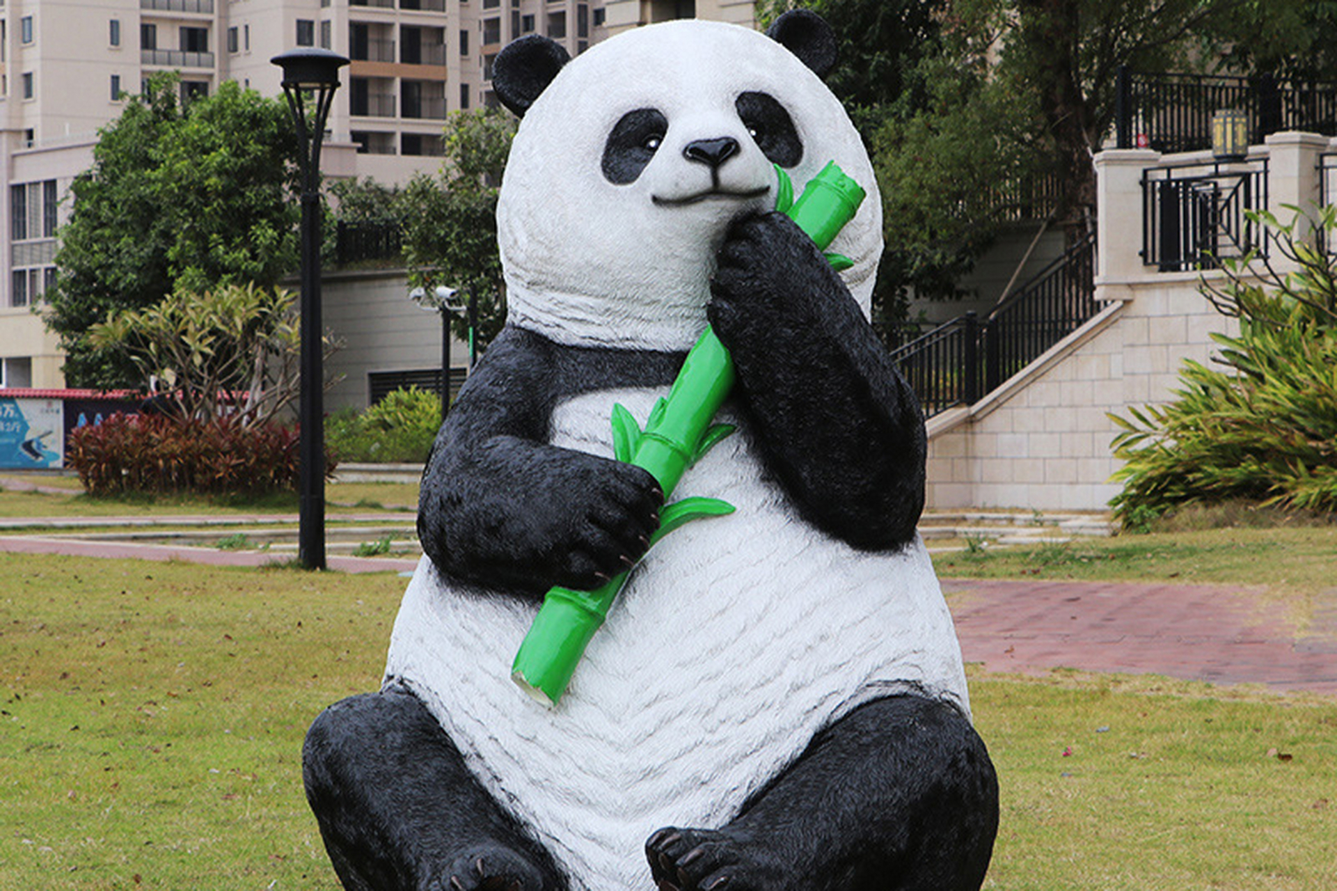 [原文:玻璃钢仿真熊猫雕塑 动物.