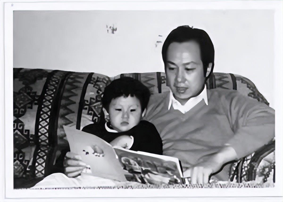 回顾罗京儿子名字取自唐诗高中毕业赴美留学越来越像父亲