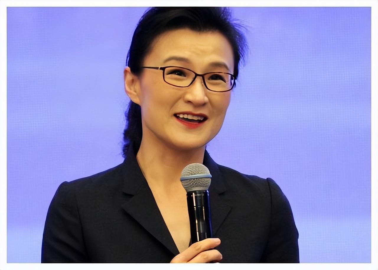 回顾董倩与王世林央视一对著名主持人夫妻风光背后是心酸