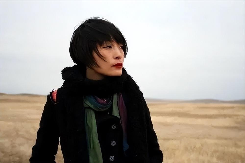 回顾歌手陈琳23岁爆红39岁从9楼一跃而下成母亲余生之痛