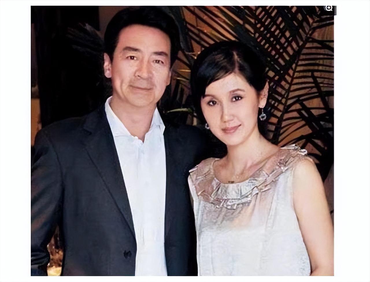 回顾69岁寇振海现状白发老态儿子上高中妻子风韵犹存