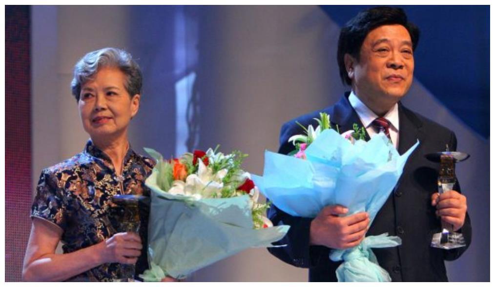 回顾中国首位电视播音员沈力丈夫去世嫁初恋临终前直言愧对儿子