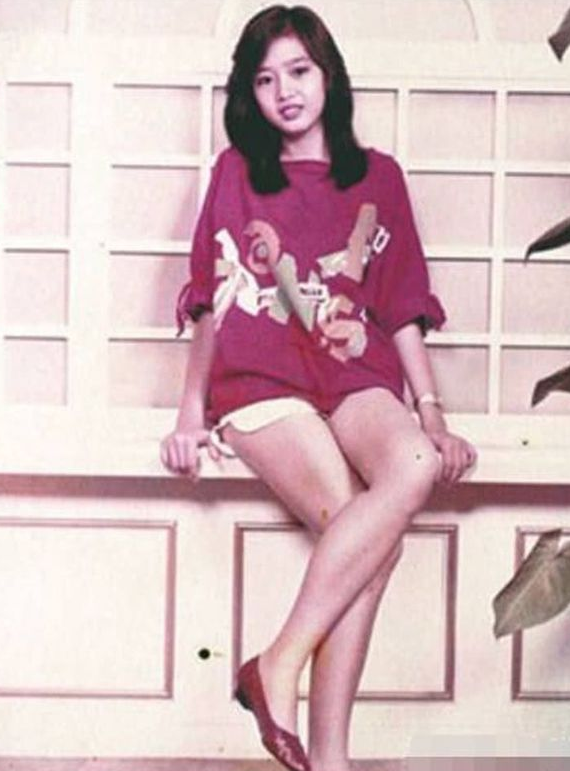 回顾豪门千金朱丽倩携亿万身家嫁给刘德华46岁高龄产子今怎样了