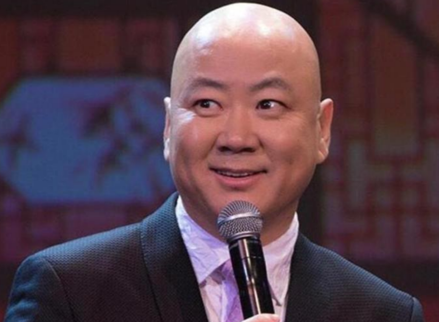 回顾演员郭冬临20次登春晚55岁未婚无子曾因8个字被索赔1亿