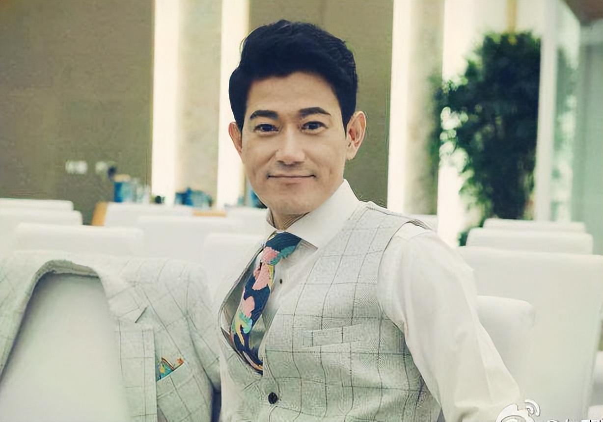 回顾矢野浩二吃23年中国饭娶中国妻子因说话不当遭到粉丝抵制