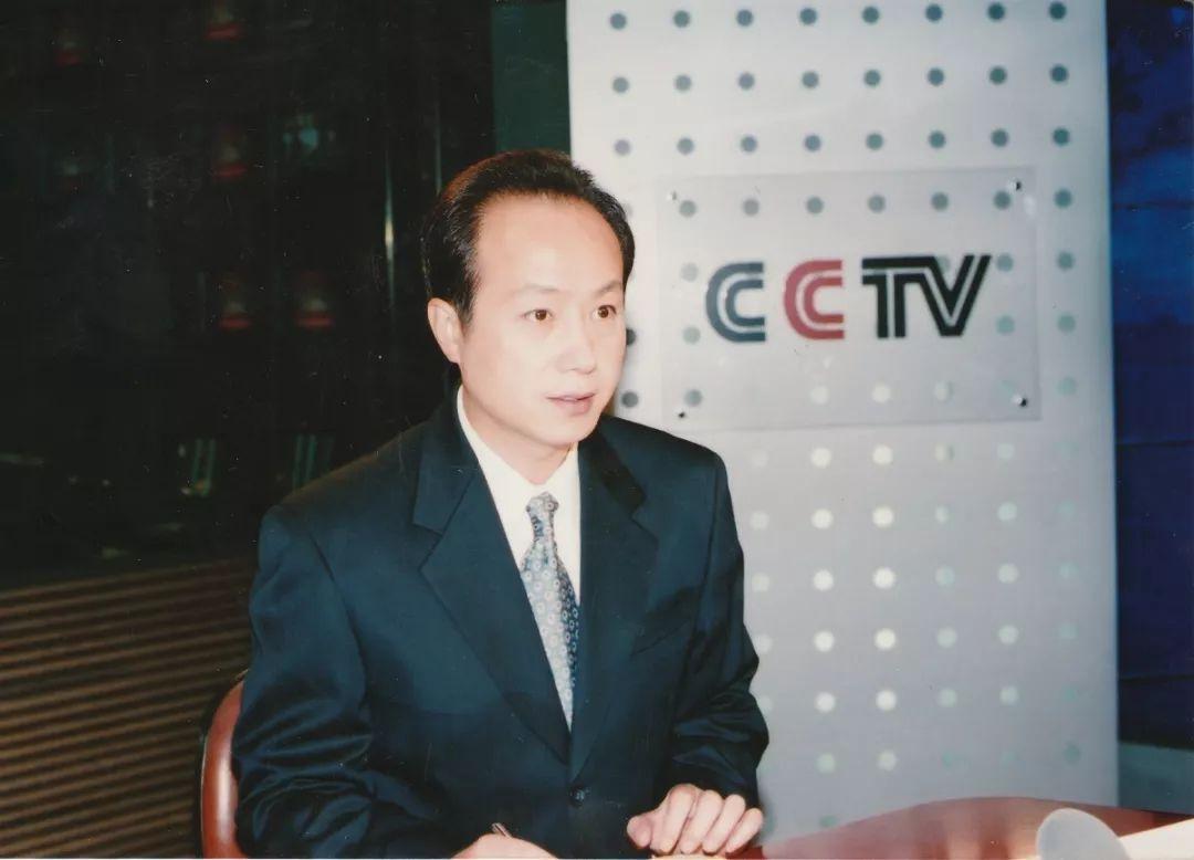 回顾罗京儿子名字取自唐诗高中毕业赴美留学越来越像父亲