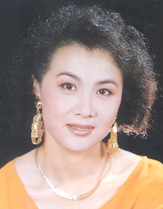 回顾国家一级演员李媛媛:为产子拒绝治癌,离世后丈夫发誓不娶