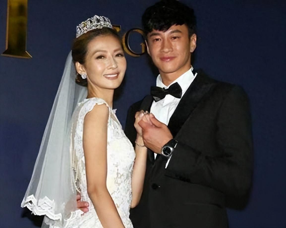 回顾何润东三次表白孙俪被拒41岁迎娶柜姐恩爱多年无子也幸福