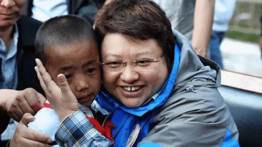 回顾那个说要替韩红养老送终的孤儿如今兑现承诺了吗