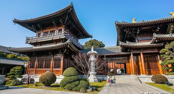 上海热门高颜值宝山净寺,汉服与和服模特群拍,超赞大唐之风