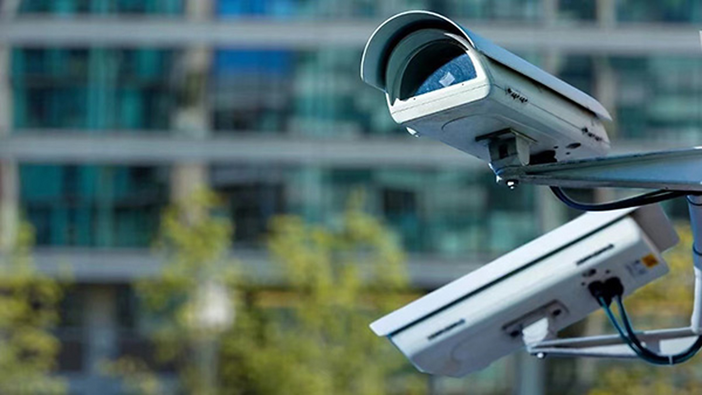 高清摄像头,稳定网络和大容量存储确保实时录像.