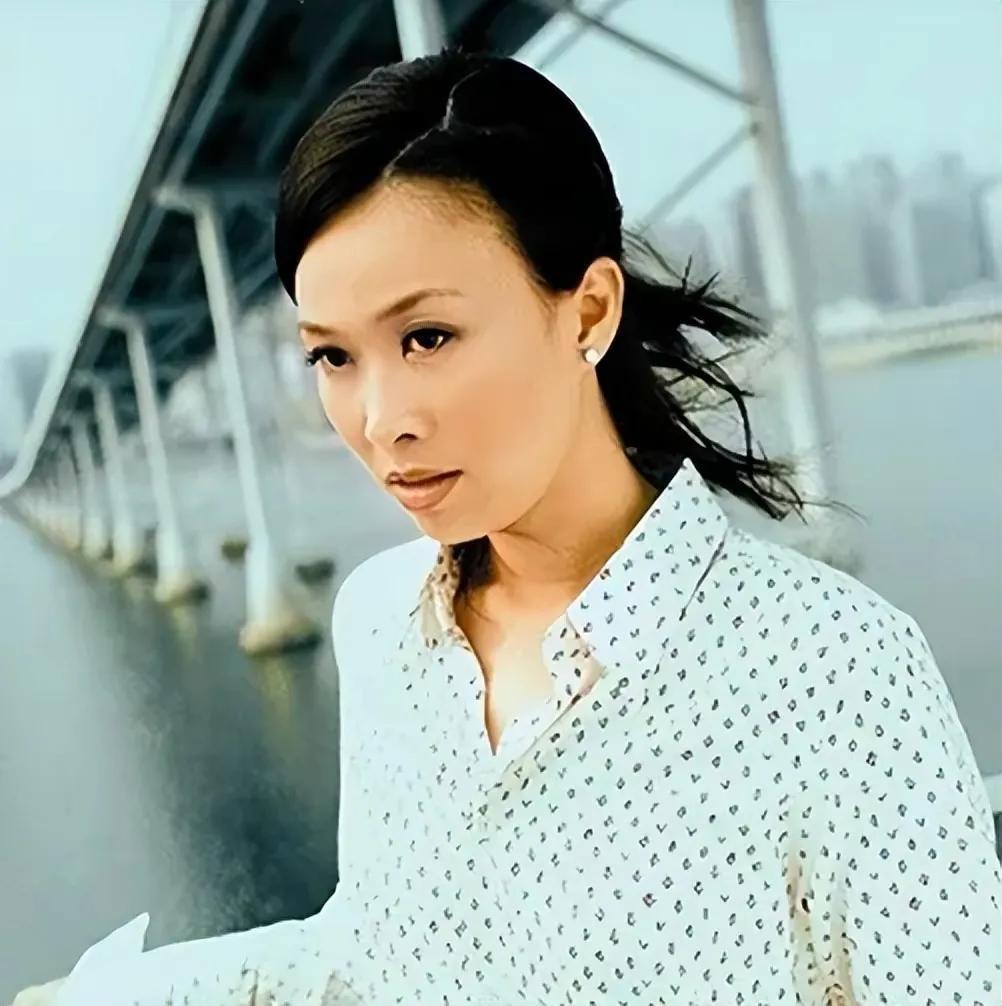 回顾那英为爱未婚先育分手后带儿子嫁给孟桐今生活幸福甜蜜