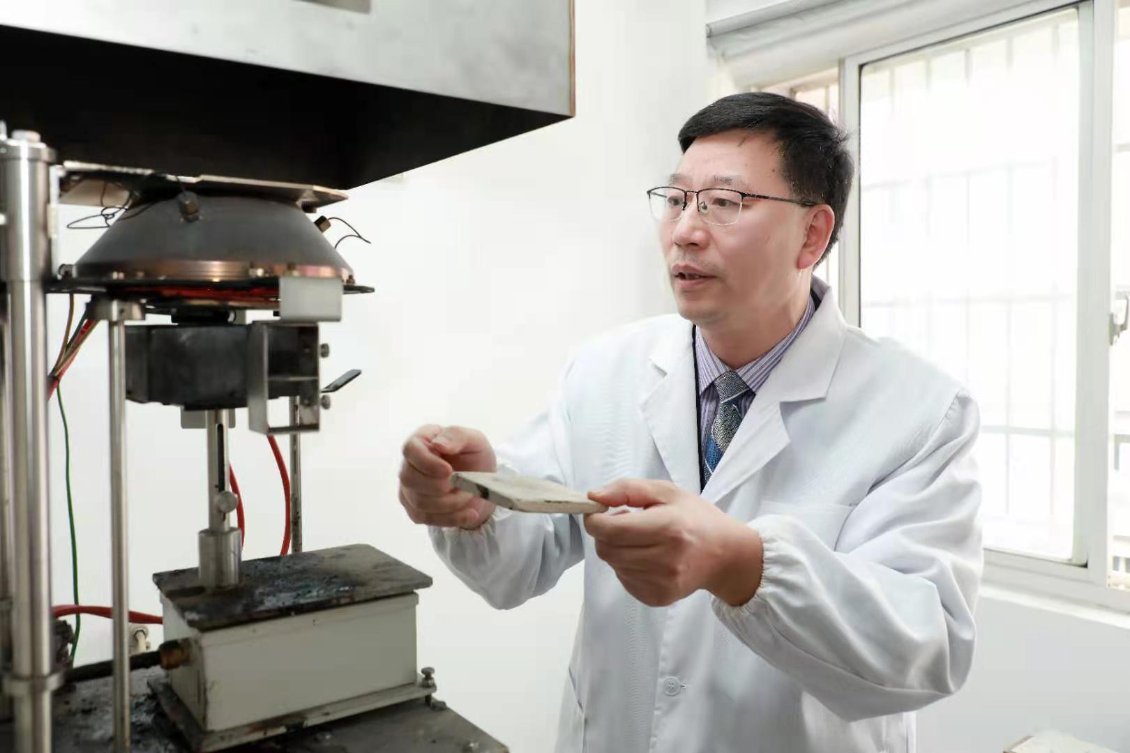 地方实力高校迎来75后女校长,该校原院士校长已出任一把手