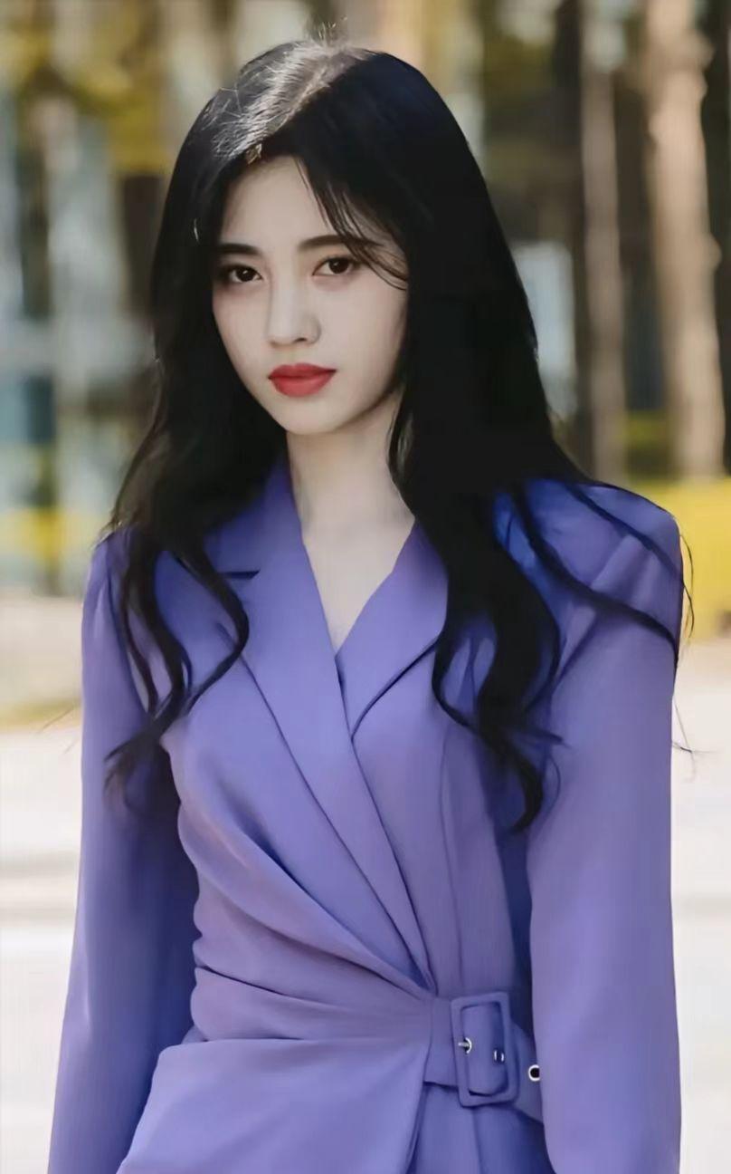 鞠婧祎的成名之路从平凡到四千年的美女