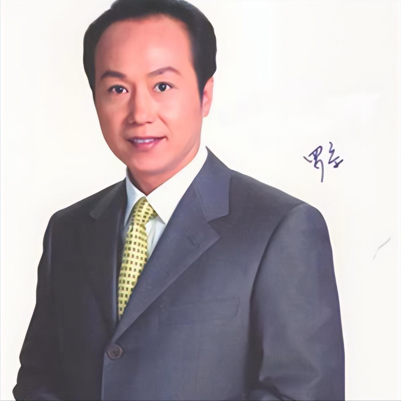 回顾罗京儿子名字取自唐诗高中毕业赴美留学越来越像父亲