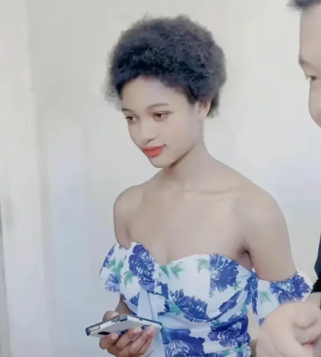 河南36岁小伙娶回19岁外国天仙彩礼只花一万婆婆笑得合不拢嘴