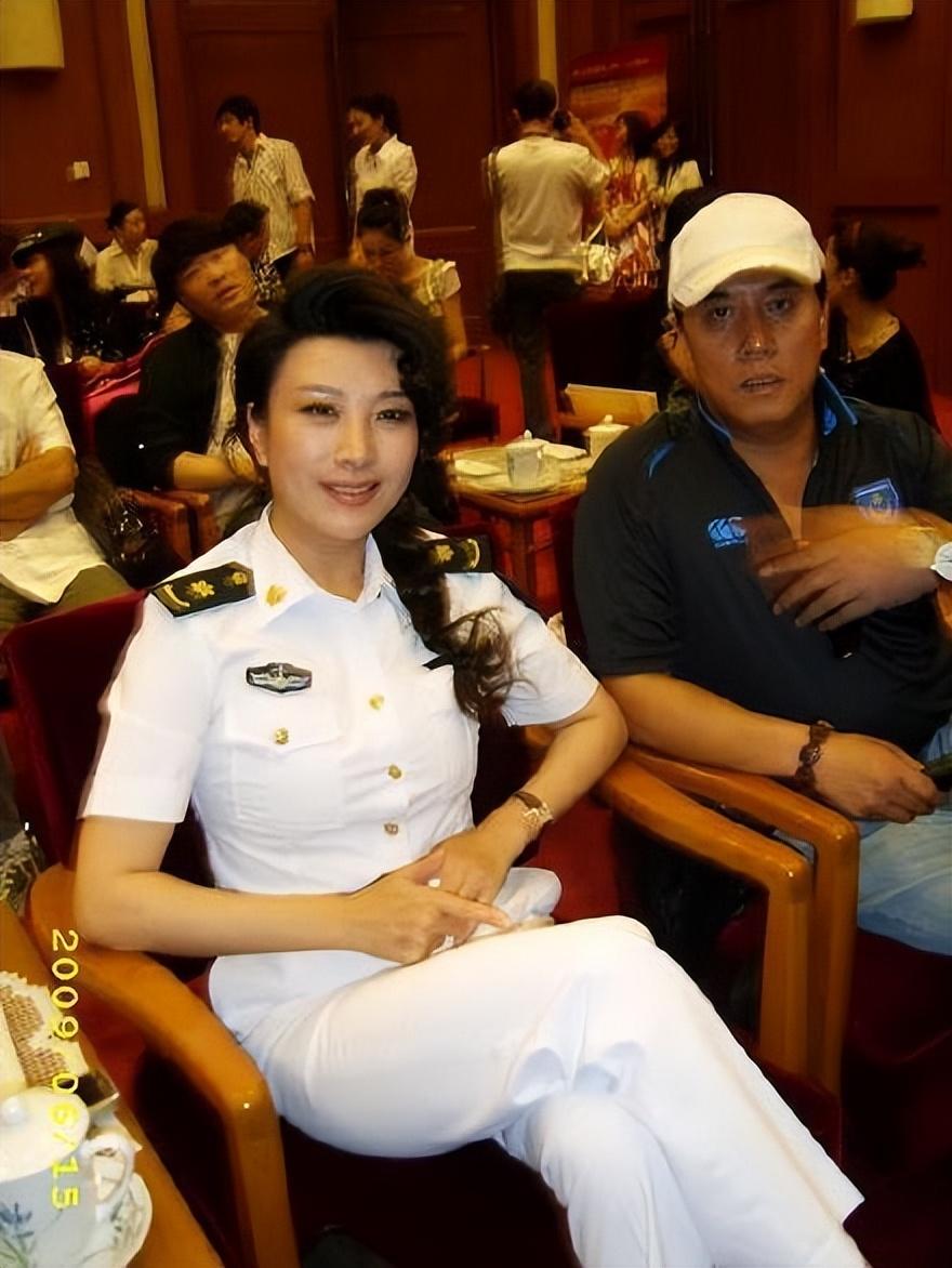 回顾著名演员王静含泪拯救父母将爱扩散至今婚姻成谜