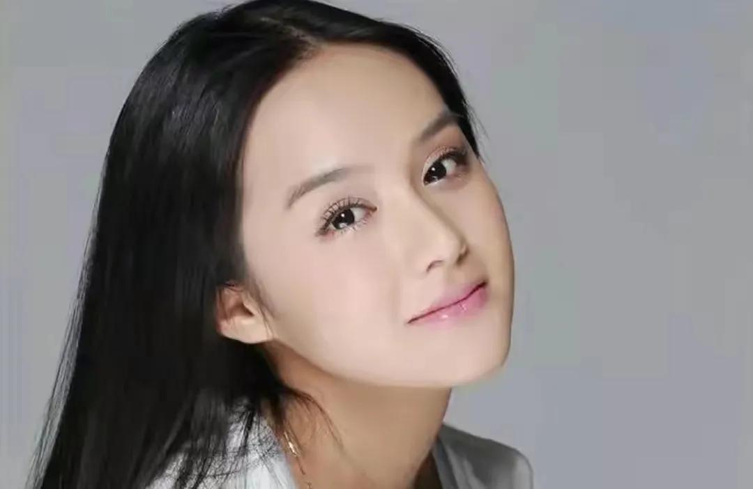 回顾饶敏莉婚后12年不生孩子与富大龙的婚姻终究败给了现实