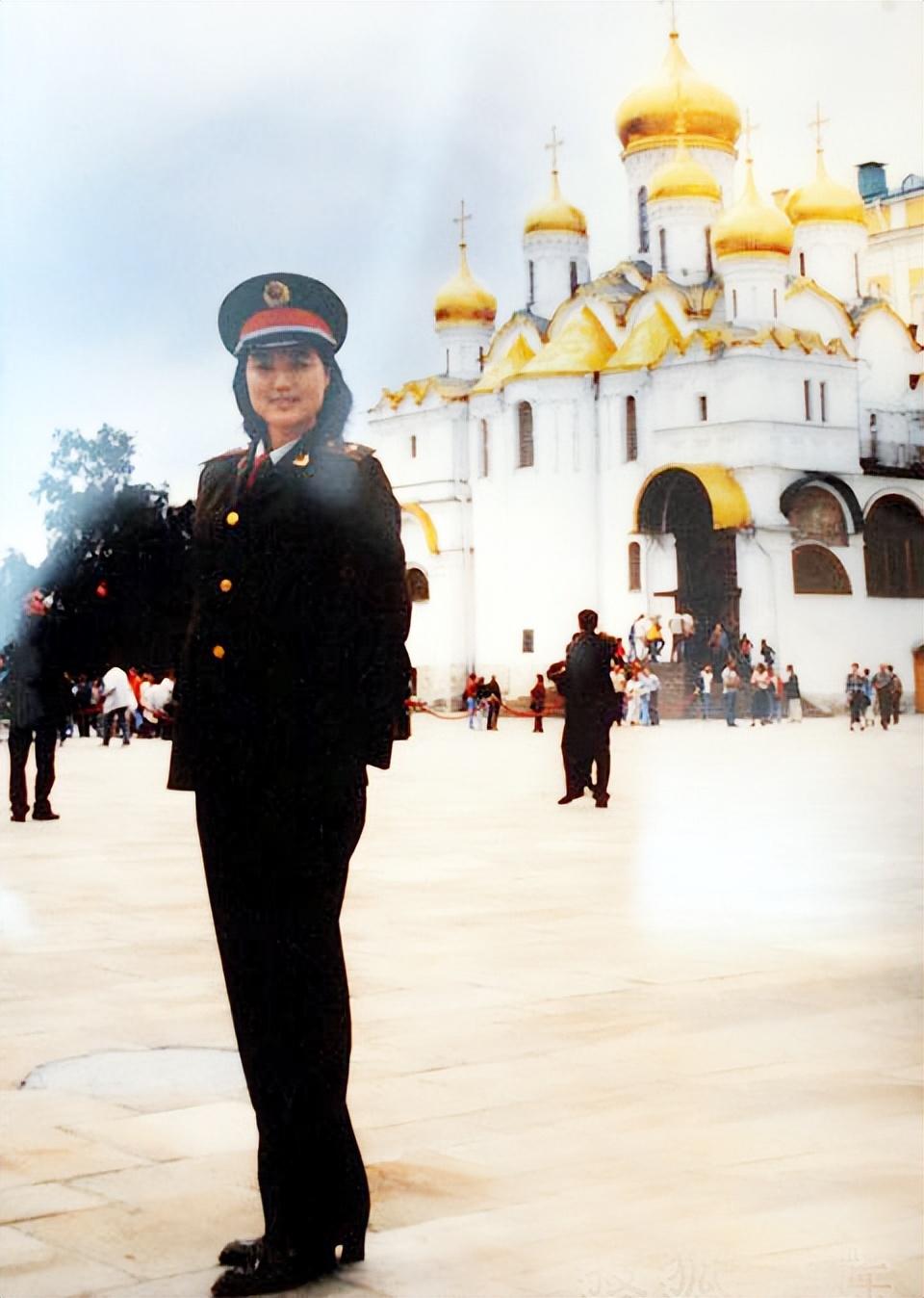 回顾歌手白雪38岁与富豪离婚二婚嫁小8岁东北小伙今怎样了