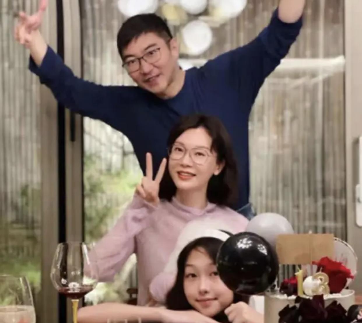 回顾陈数为继子放弃生育目睹丈夫梅开三度不离婚到底图什么