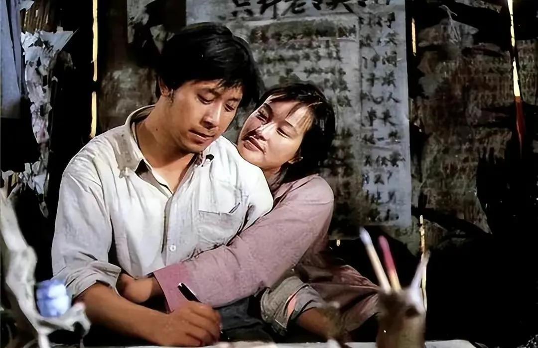 回顾伍卫国痴恋刘晓庆5年分手后难忘旧情年近70依然单身