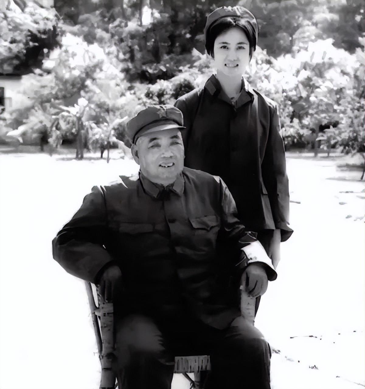 1971年林立果坠机身亡许世友女儿悲痛欲绝出国后终身未嫁