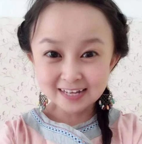 回顾朱洁嫁给身高1米3的袖珍医生坚持不生孩子如今被宠成公主