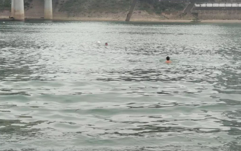 回顾四川老人救溺水男孩遭其家属索要93万直言谁让你救了