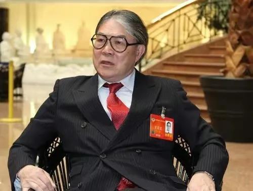 回顾霍震霆跟朱玲玲离婚17年一个至今单身一个再嫁百亿富豪