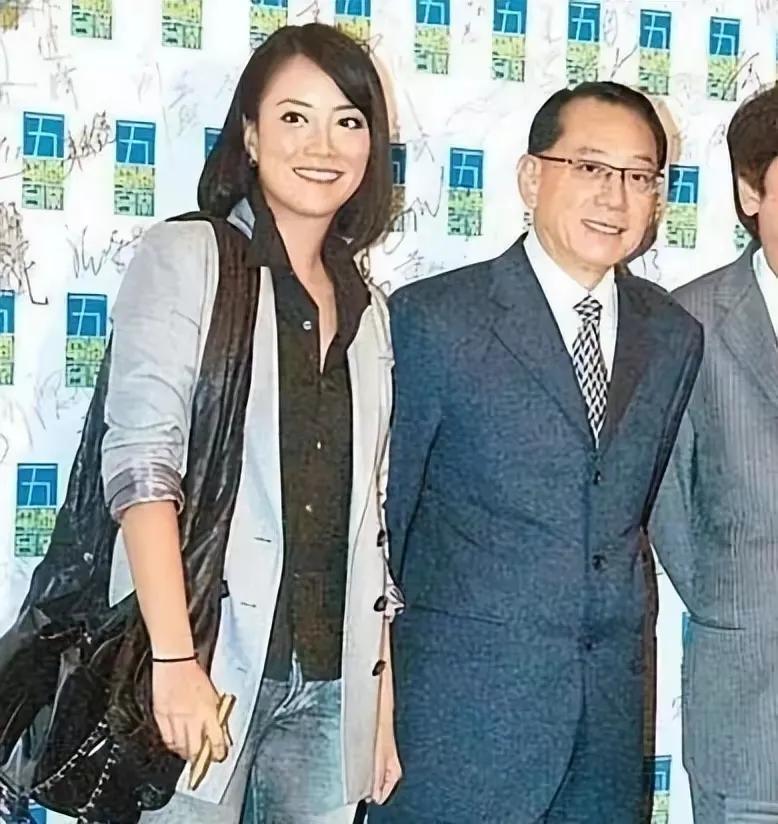 回顾霍汶希捧红谢霆锋坚持未婚生女她的故事比想象中精彩