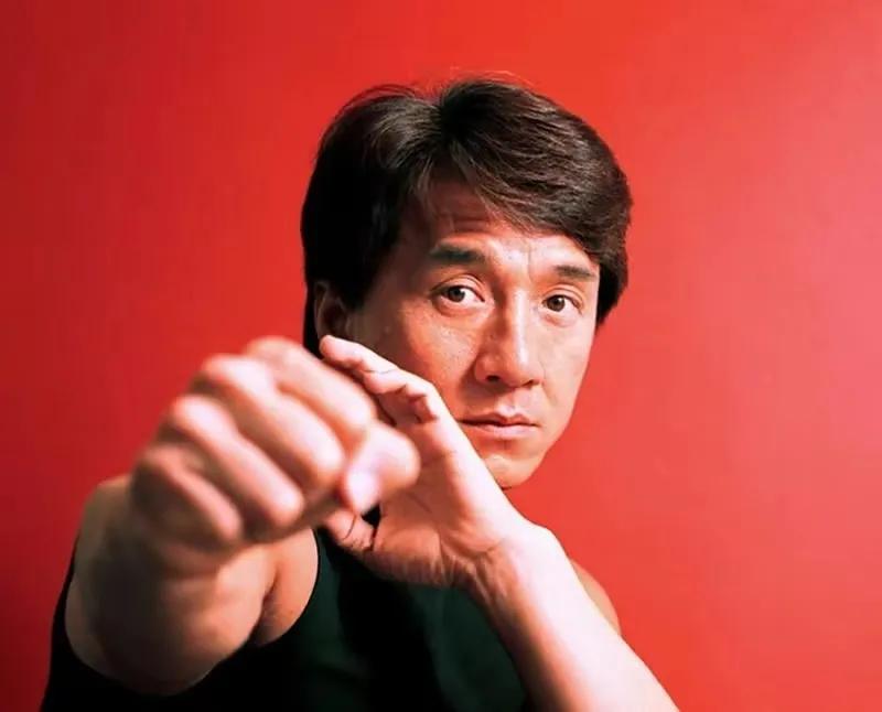 回顾成龙姐姐:幼年被抛弃晚年为母亲送终,拒绝回应与成龙的关系