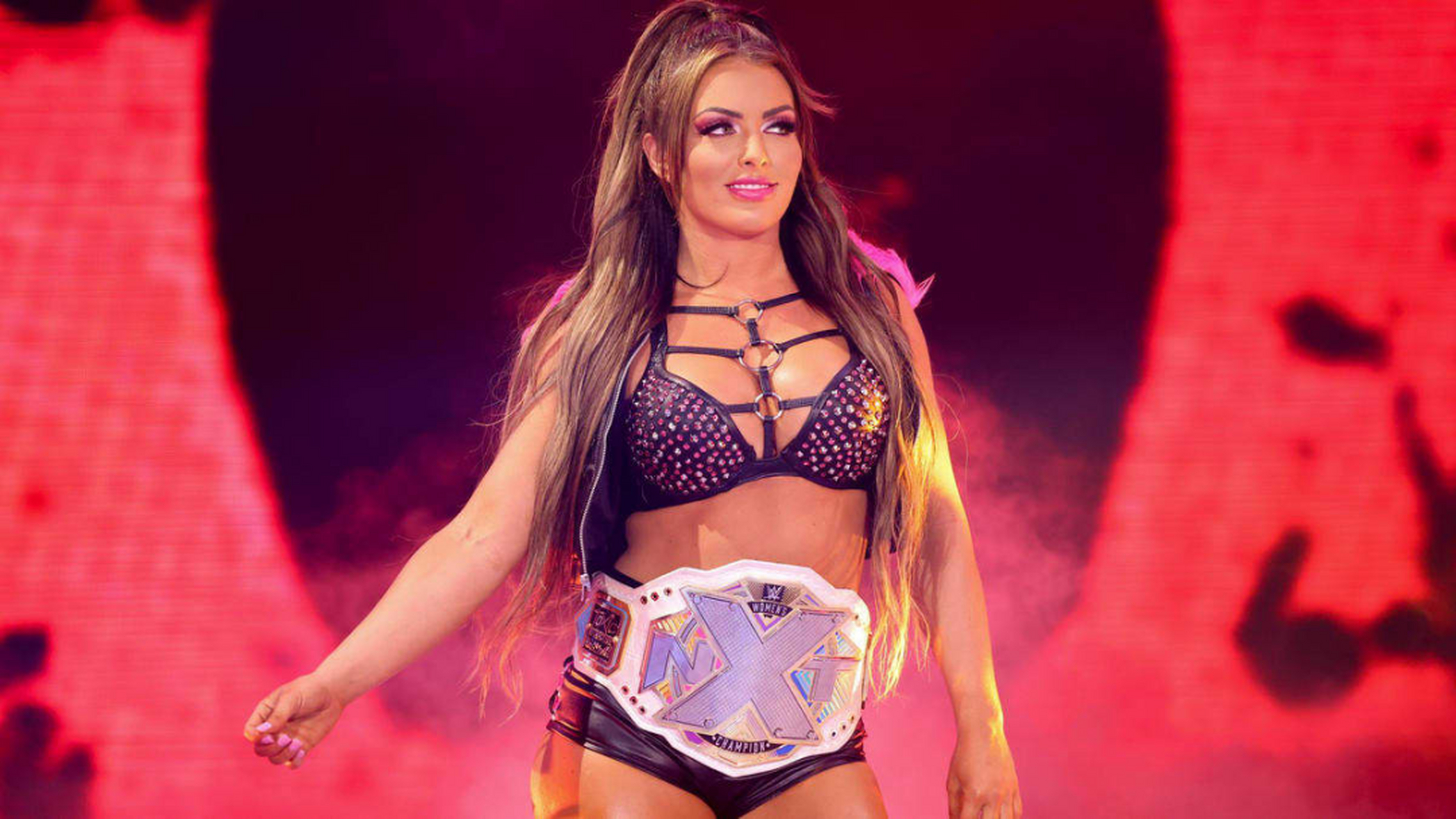 曼迪·罗斯作为前nxt女子冠军,因违反公司规定被wwe解雇,现通过优质