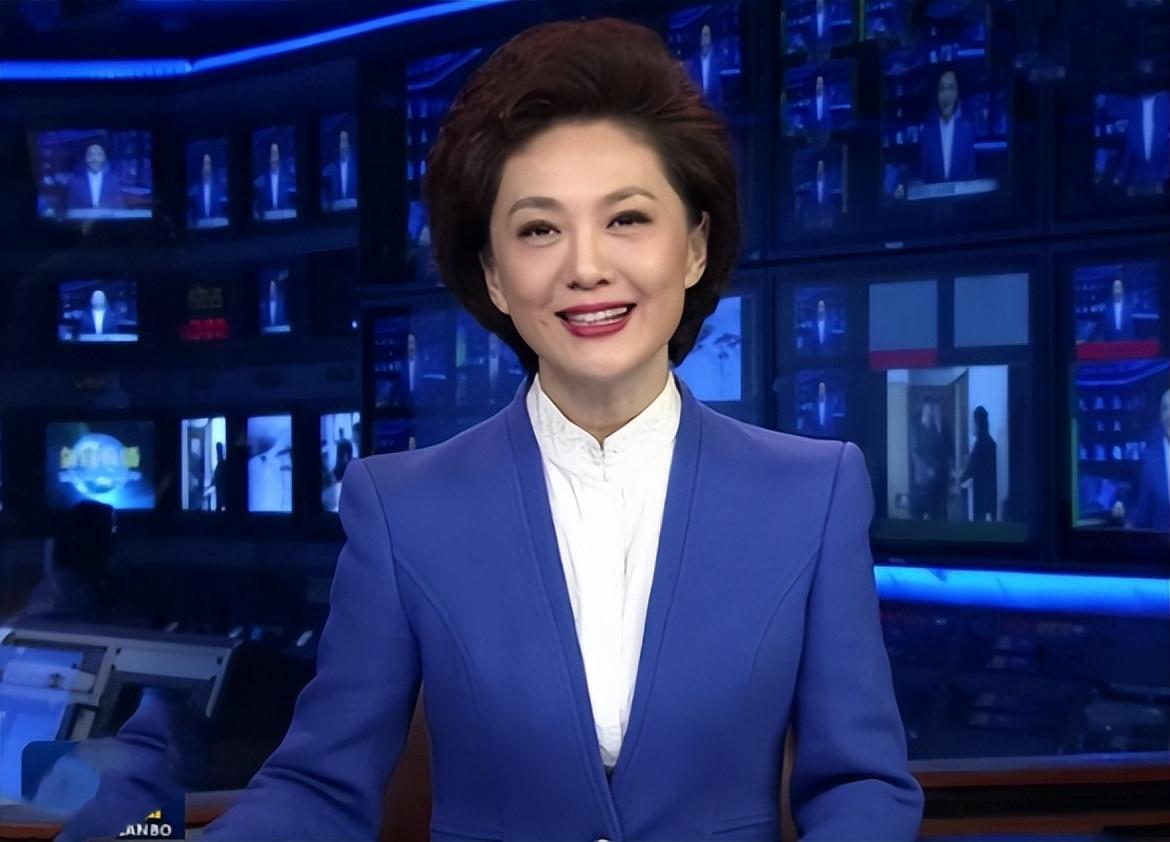 回顾央视主播海霞:嫁大11岁清华教授,结婚生一女,风光背后有心酸