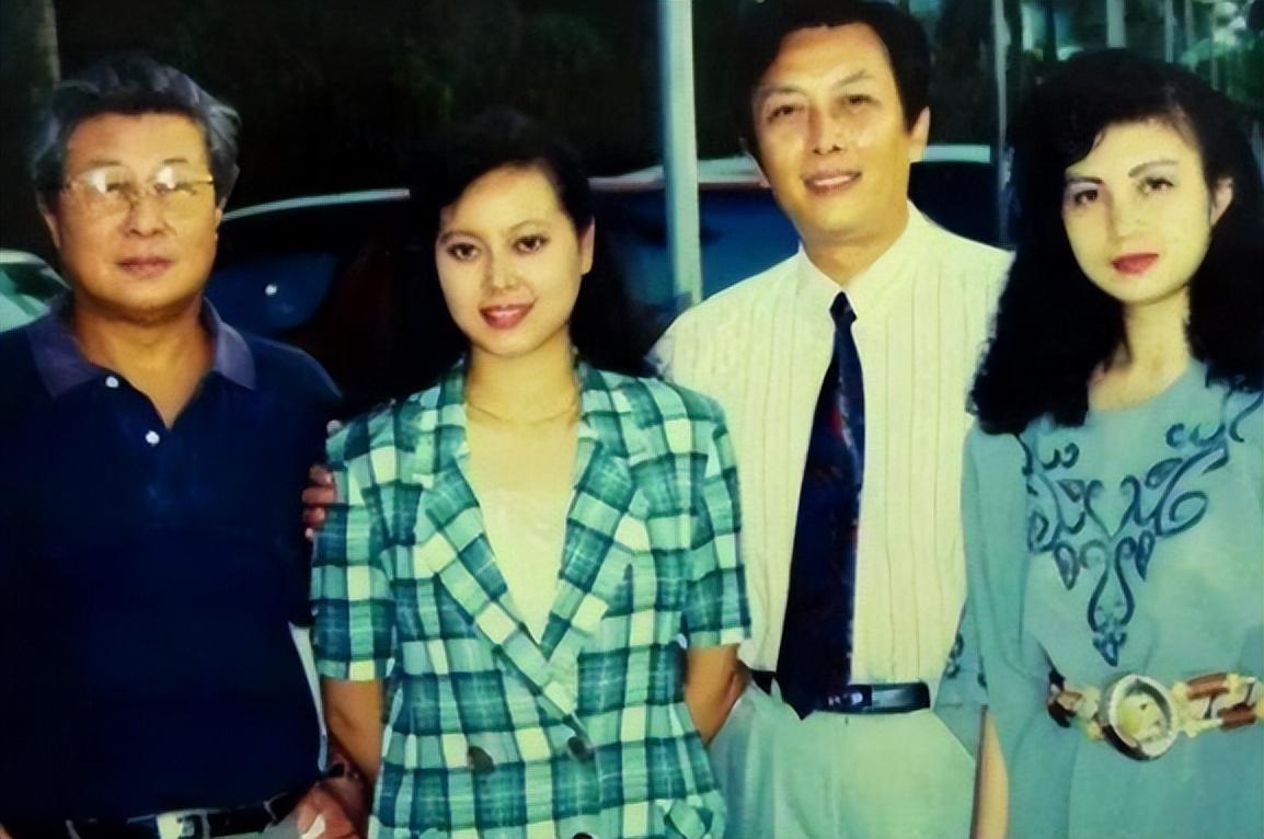 唐国强的妻子叫孙涛,是八一厂的厂医.