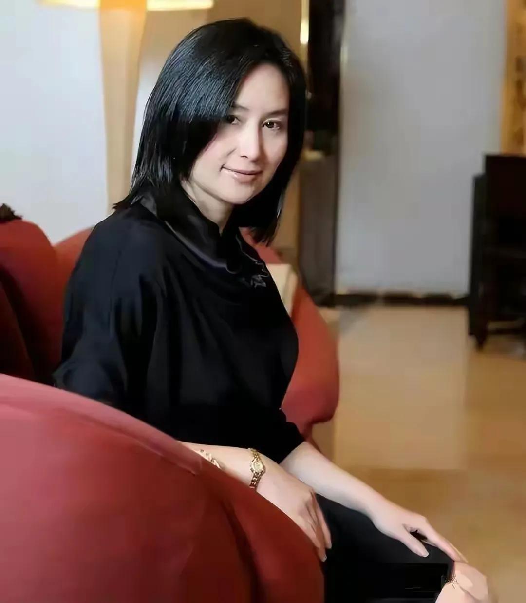 回顾何鸿燊一生17个子女与李连杰老婆传绯闻何超琼是他骄傲