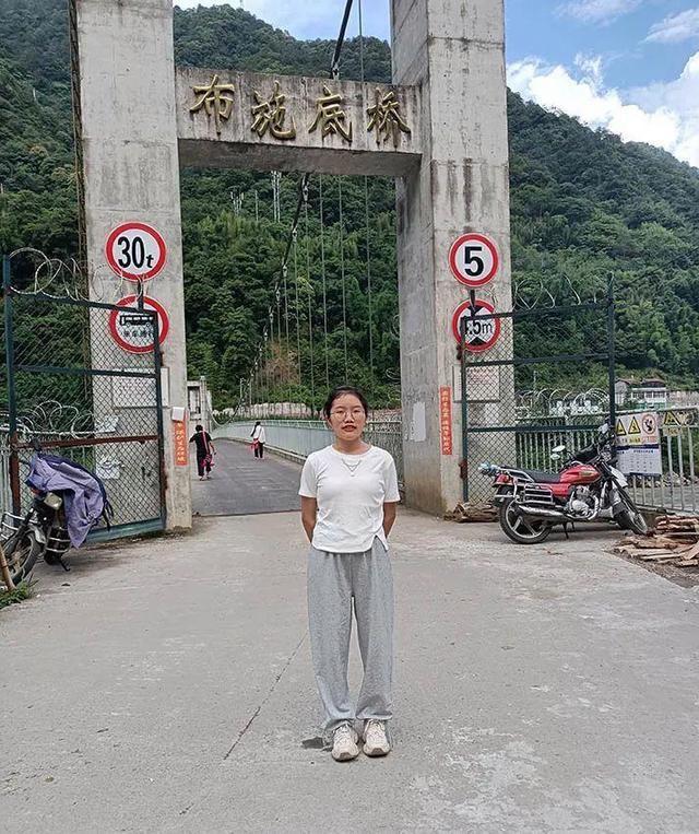 16年后,记者再次来到布腊村,再次见到了余燕恰.