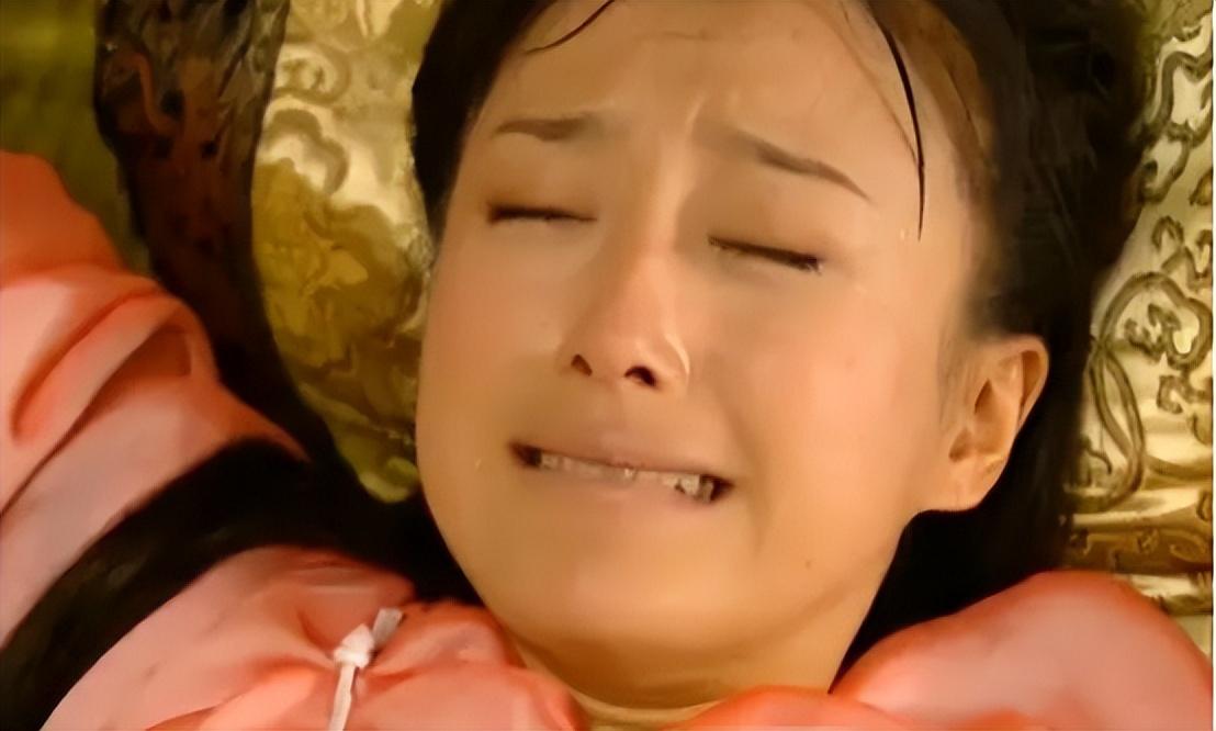 与她有关的一张满头大汗的表情包总是出现在网友的聊天中.