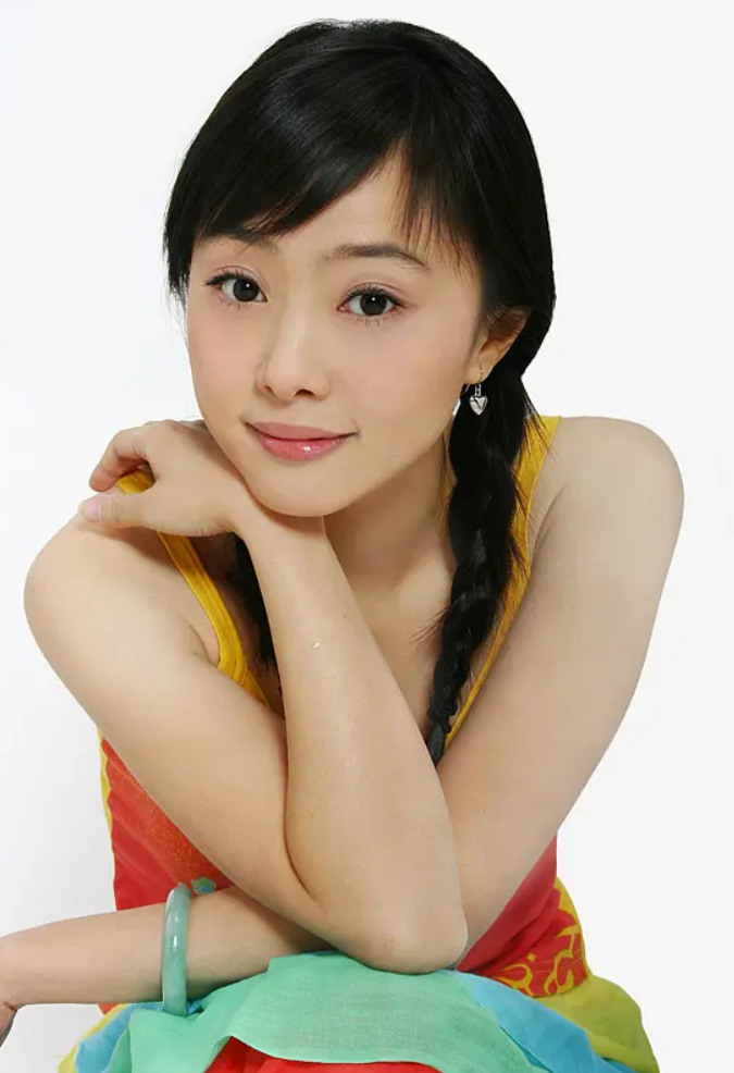 回顾央视主播沙桐:二婚娶小12岁女演员,55岁再离婚,前妻怎样了